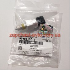 Датчик света заднего хода Accent, Tucson, Cerato Sportage FYC 93860-39002 Датчик света заднего хода Accent, Tucson, Cerato Sportage FYC 93860-39002
